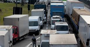 Até quando os caminhoneiros continuarão sendo desrespeitados. Greve Dos Caminhoneiros Justica Federal Proibe Bloqueio Da Br 101 Money Times