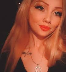 Catherine Rose's Instagram, Twitter & Facebook