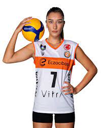 Voleybola orta oyuncu olarak başladı. Eczacibasi Dynavit Women S Volleyball Team Hande Baladin