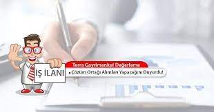 Gayrimenkul değerleme uzmanlığı lisansını alabilmek için kişilerin dört yıllık üniversite mezunu olması, spk tarafından yapılan gayrimenkul değerleme uzmanlığı lisanslama sınavında başarılı olmaları ve gayrimenkul değerleme alanında en az 3 yıl iş tecrübesine sahip olmaları gerekir. Terra Gayrimenkul Cozum Ortagi Is Ilani Yayinladi Gayrimenkuleks
