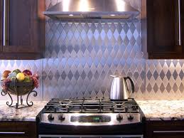 Stainless steel backsplash absorbs and reflects light. Stainless Steel Backsplash The Pros And The Cons