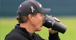 According to celebrity net worth, mickelson has an estimated net worth of $400 million. Phil Mickelson Scores News Photos Net Worth Swingu Clubhouse