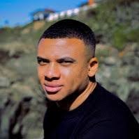 Aaron Dessau's Instagram, Twitter & Facebook