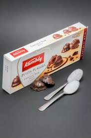 2 Petits Plaisirs Chocolat Noir Truffe Kambly Contiennent 1 5 Cuil A Cafe De Sucre Soit 7 6g Chocolat Truffe Chocolat Noir