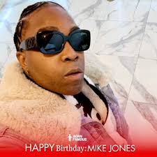 Happy 44th Birthday to Mike Jones 📸