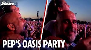 Man Utd legends reunite at Oasis Heaton Park gig as fans say 'not