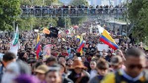 Las lluvias enfriaron el paro nacional, la primera de cinco movilizaciones de hoy al 26 de noviembre. Viene El Nuevo Paro Nacional Rebelion
