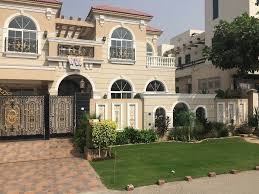 Classic Design Houses Front Elevation Google Search Classic House Design Classic House Architecture Design