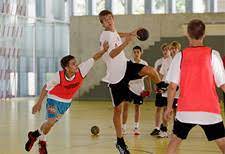 Tuchel tente bien de jouer un terrible tour à leonardo ! J S Kids Handball Lektion 6 Spielen Lernen 1 Mobilesport Ch