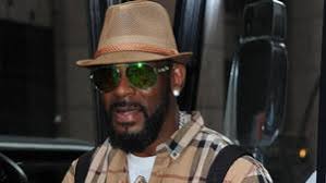 So you meet and befriend some older guy on your quest to save the world. Alle Infos News Zu R Kelly Vip De