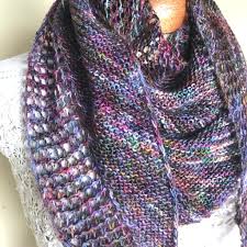 In this post, you'll find the free hat pattern and two video tutorials that walk you through the. Easy Scarf Knitting Patterns Beginner Knitting Projects Knitfarious