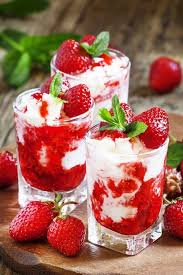Fraises Coulis De Fraises Glace Vanille Et Menthe Une Fraicheur D Ete Alimentation Recettes Irlandaises Coulis De Fraise
