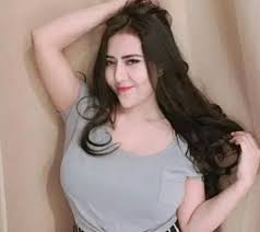 Lauren is a fluid pansexual female, the actress explains of her character's intention to get over a man by finding a woman. 20 Ide Bokeh Di 2021 Katniss Everdeen Friends With Benefits Natalie Portman