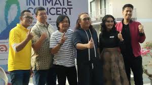 Gary iskak dirawat di rumah sakit, istri ungkap kondisinya sekarang ais mengatakan aktor berusia 47 tahun itu memang tengah dirawat di rumah sakit. Ari Lasso Once Lilo Gelar Konser Untuk Anak Penderita Kanker