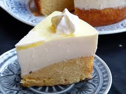 · lemon curd, was auf deutsch so viel wie zitronencreme heißt, ist in großbritannien und die zitronencreme eignet sich toll als brotaufstrich, füllung für tartes oder auch als topping für kuchen. Zitronencreme Torte Magentratzerl De