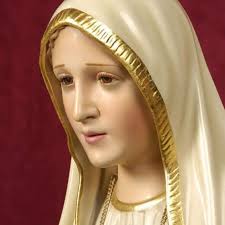 Haznos vivir como Tú, en el Amor de tu Hijo, para que venga a nosotros su  Reino. Conduce a todos los hombres, a la Fuente de Agua Viva que brota de su