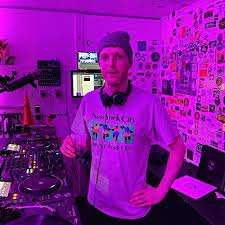 Video on demand kaufen und leihen. Stream Bruno Schmidt The Lot Radio 01 04 2020 By The Lot Radio Listen Online For Free On Soundcloud