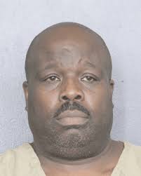 Rivera Torres, Obdulio ROBBERY BY SUDDEN SNATCHING WO FIREARM OR WEAPON  Bail: $0.00 ROBBERY/NO FIREARM OR WEAPON Bail: $0.00 DOMESTIC BATTERY BY  STRANGULATION Bail: $0.00 Age: 40 Height: 5'11" Weight: 200 lbs