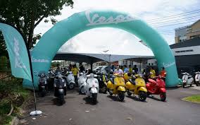 Kedai motosikal bayan motors jalan sultan azlan shah sungai tiram 11900 bayan lepas, penang. Vespa Malaysia Launched The First Vespa Showroom In Kuching Sarawak Yong Sport Motor Vespa Kuching Motorsports News Bike Reviews Gadget Reviews