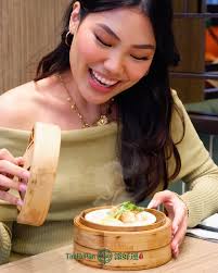 Happiness comes freshly steamed and served at Tim Ho Wan. Try our  𝑺𝒕𝒆𝒂𝒎𝒆𝒅 𝑭𝒊𝒔𝒉 𝑭𝒊𝒍𝒍𝒆𝒕 𝑻𝒐𝒇𝒖 𝒘𝒊𝒕𝒉 𝑺𝒐𝒚 𝑺𝒂𝒖𝒄𝒆.  🥢✨ A warm surprise under every lid. https://bit.ly/timhowanstores 💚
