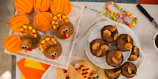 Thanksgiving is a time for traditional foods, but cupcakes became for these reasons easy adorable thanksgiving cupcake decorations ideas are already traditional as they are tasted and decorated with traditional holiday imagery. Sonyap79