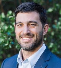 Mel Abraham's Instagram, Twitter & Facebook