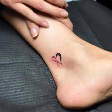 Most of the times, cancer survivors and supporters use their breast area for tattoos. Pin Auf Tattoos