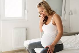 The first sign of morning sickness may be stomach flu, back pain, tender breasts, constipation or increased sense of smell. Fpiciqh3 U2t4m
