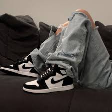 Black And White Jordans For Girls Nike On Twitter In 2020 Sneakers Fashion Aesthetic Shoes Jordan Shoes Girls