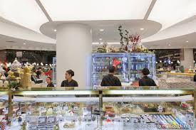 Emporium Food Hall A Contemporary Food Court In Emporium Bangkok Food Hall Food Court Bangkok Shopping