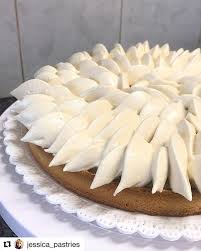 Repost Jessica Pastries Tarte Au Citron Meringuee Lemons Return Et Oui Il Est De Retour Ce Recette Meringue Italienne Recette Meringue Meringue Italienne