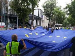 In primul rand, ca aici se numeste marele razboi saptamana aceasta, al doilea razboi mondial cantareste si mai mult in constiinta publica, intrucat se sarbatoreste, la 9 mai, ziua victoriei. 9 Mai Ziua Europei 2019 MarcatÄƒ In Romania Prin Evenimente In CÄƒutarea SemnificaÅ£iilor Originare