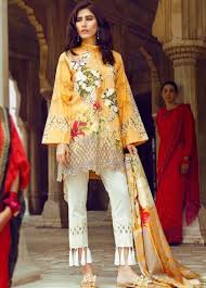 Cross Stitch Eid Collection 2018 Featuring The Gorgeous Syra Shehroz In 2020 Pakistani Dresses Casual Pakistani Fashion Casual Pakistani Dresses Online