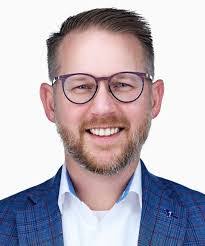 Avery Burchfield's Instagram, Twitter & Facebook