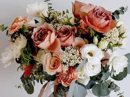 This includes wedding car decoration, wedding bouquets, corsages, church flowers, floral hairpins and more! 60 Wedding Florists To Celebrate Your Love In Bloom Singaporebrides