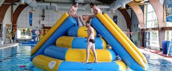 Le Telegramme Grand Champ Piscine Grand Bain Une Structure Gonflable