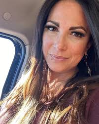 Yeah pretty sure I'm deleting this site I will say yall some gorgeous women  😘