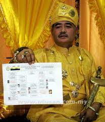 Noor jan berkata, laporan yang dibuatnya di balai polis gombak pada 22 januari lalu itu, mendakwa beberapa saya tidak pernah mempunyai akaun fanpage, facebook, twitter ataupun instagram dan setiap akaun berkaitan, tiada kena mengena dengan saya iaitu raja noor jan shah raja tuah. Video Beliau Mendakwa Dirinya Sebagai Sultan Melaka Anda Boleh Percaya