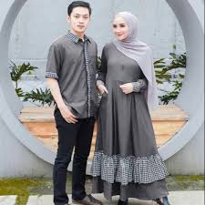 Model kebaya couple modern hallo kembali menyambung artikel model kebaya untuk tunangan yang bisa kamu jadikan referensi acara tunagan dan. Jual Gamis Couple Hijab Murah Terbaru Diskon Couple Alexandra Kotak Fashion Wanita Pria Sepasang Muslim Di Lapak Queensahijab Fashion Store Bukalapak