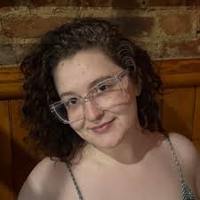 Curly hair wedding stylist in Cincinnati suburbs