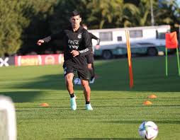 Argentina will face colombia for the semifinals of the copa américa in brazil tonight and dt lionel scaloni has not yet confirmed the starting team, however something can be inferred from what was shown in the last training session and from the words of the argentine coach in the conference press release this monday. Cristian Romero Suffers Thigh Strain Could Miss Argentina Copa Opener Mundo Albiceleste