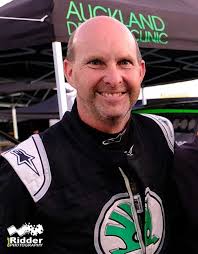 Give this guy a medal if anyone knows him