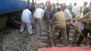 I saw bodies cut in half. Iri Full Grown Bull Killed By Indian Railway Train Railway Gangman Removing Its Dead Body Youtube