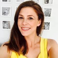 Elaine Winchester's Instagram, Twitter & Facebook