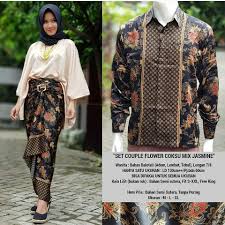 Kartun romantis couple kebaya lurik bersepeda. Kebaya Kutubaru Dan Batik Couple Home Facebook