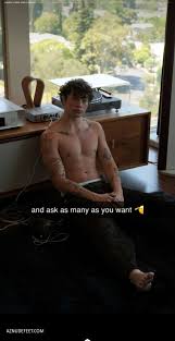 LUCA SCHAEFER-CHARLTON Feet - AZNudeFeet Men