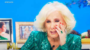 Mirtha Legrand quebró en llanto al cerrar el último programa del año junto  a Juana "No sé si vuelvo"
