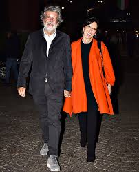 Archiviati i fiori d'arancio, l'attrice aveva ritrovato la felicità al fianco del chirurgo plastico roy de vita, suo. Nancy Brilli E L Ex Roy De Vita A Cena Insieme Per Il Compleanno Del Figlio Francesco Caffeina Magazine