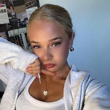Hollie Chamberlain's Instagram, Twitter & Facebook on IDCrawl