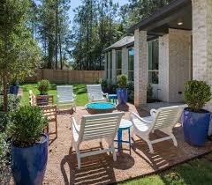 Back Patio In Highland Homes Davenport Plan At 17710 Fernweh Court Conroe Tx In The Artavia Community In 2020 Backyard Garden Design Outdoor Living Areas Back Patio